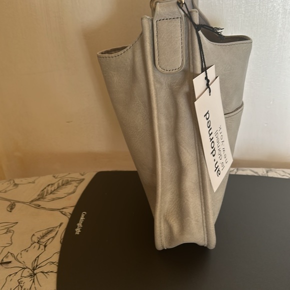 Handbag - Picture 6 of 7